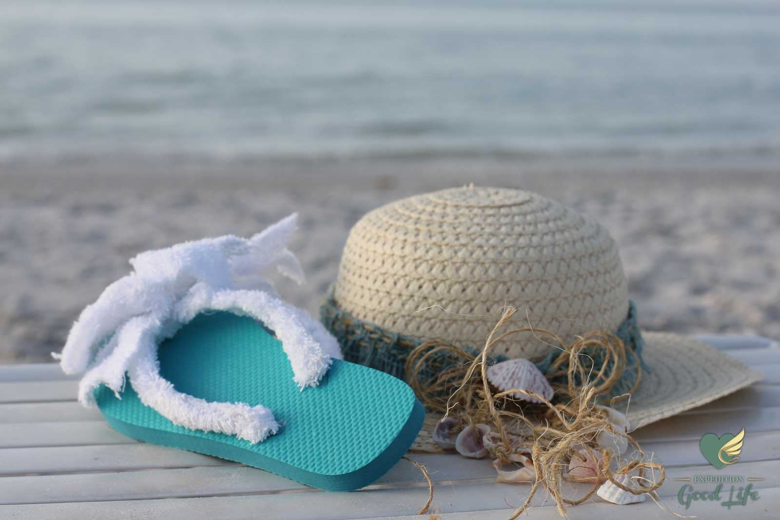 DIY BEACH SHELL HAT